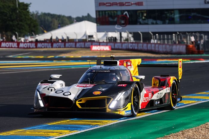 #20 BMW M Team WRT BMW M Hybrid V8: René Rast, Robin Frijns, Sheldon Van Der Linde