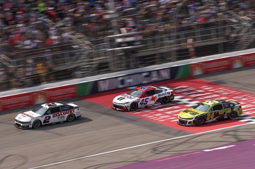 Austin Cindric, Team Penske Ford, Tyler Reddick, 23XI Racing Toyota, William Byron, Hendrick Motorsports Chevrolet