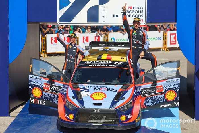 Ganadores Thierry Neuville, Martijn Wydaeghe, Hyundai World Rally Team Hyundai i20 N Rally1