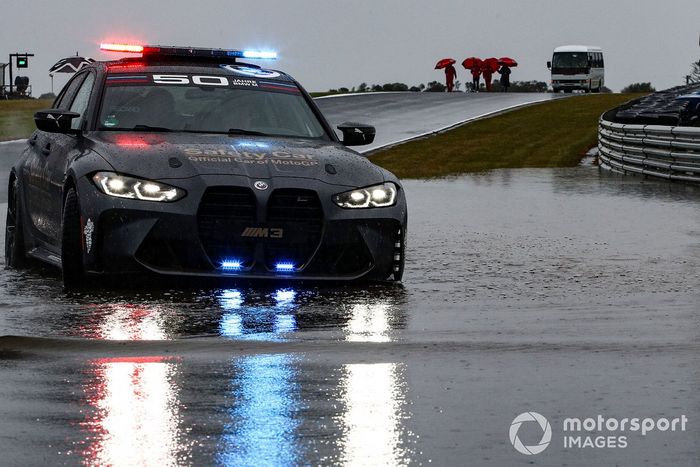 Safety car, circuito inundado