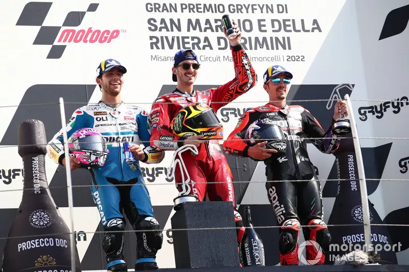 Podio: Francesco Bagnaia, Ducati Team, Enea Bastianini, Gresini Racing, Maverick Vinales, Aprilia Racing Team