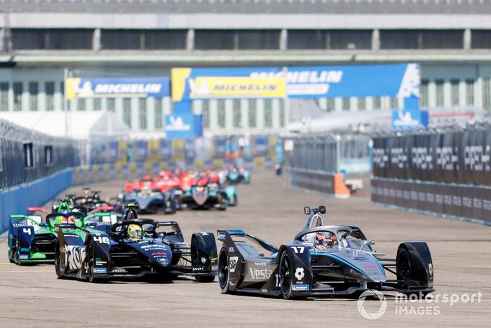 Nyck de Vries, Mercedes-Benz EQ, EQ Silver Arrow 02, Edoardo Mortara, Venturi Racing, Silver Arrow 02, Robin Frijns, Envision Racing, Audi e-tron FE07