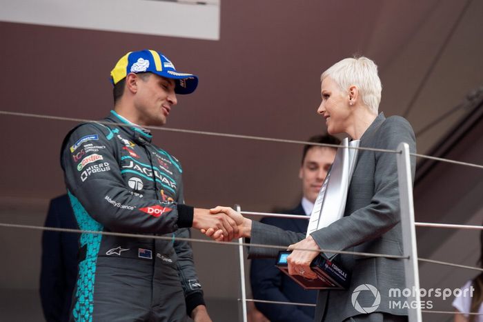 Podio: segundo, Mitch Evans, Jaguar Racing 