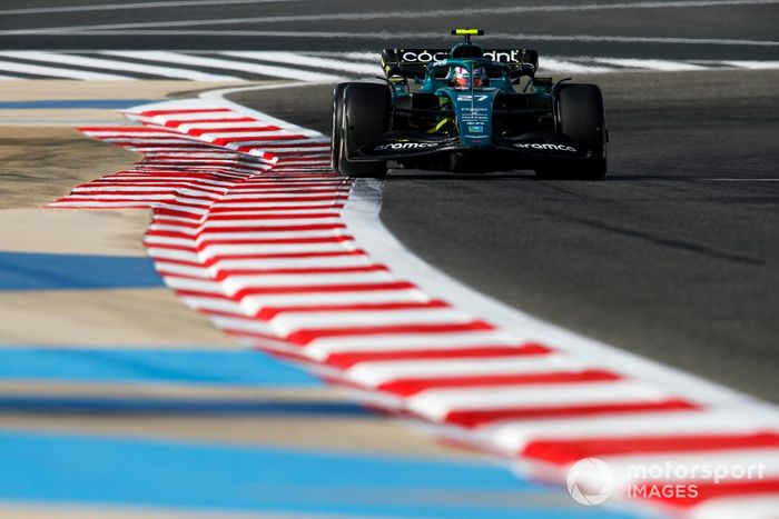 Nico Hulkenberg, Aston Martin AMR22