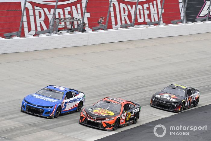 Kyle Larson, Hendrick Motorsports, HendrickCars.com Chevrolet Camaro, Martin Truex Jr, Joe Gibbs Racing, Bass Pro Shops Toyota Camry, Ross Chastain, TrackHouse Racing, Pitbull Tour 2022 Chevrolet Camaro