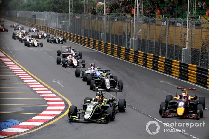 Callum Ilott, Carlin, Dan Ticktum, Motopark Academy