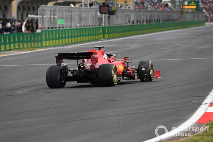 Charles Leclerc, Ferrari SF21, hace un trompo
