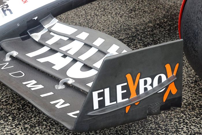 Detalle del alerón delantero del AlphaTauri AT04