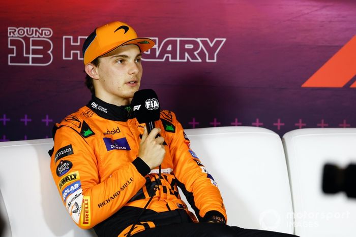 Oscar Piastri, McLaren F1 Team, en la rueda de prensa de clasificación