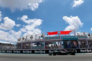 Lewis Hamilton, Mercedes F1 W15