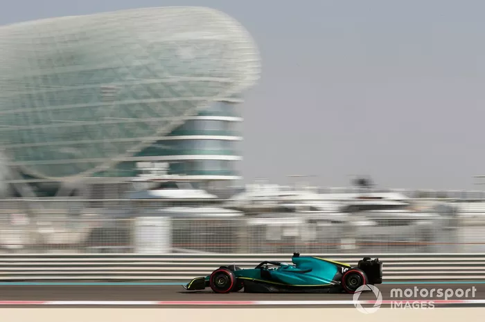 Fernando Alonso, Aston Martin AMR22