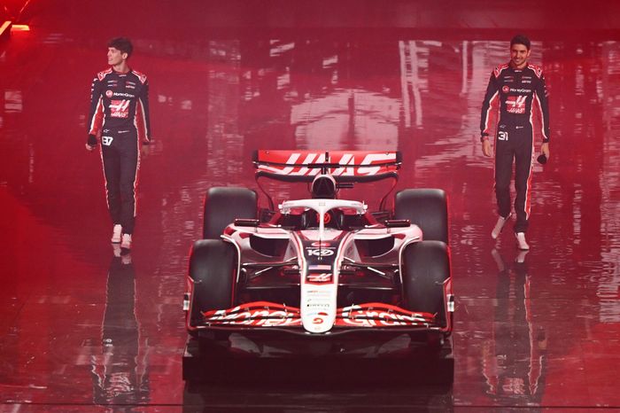 Oliver Bearman, Haas F1 Team, Haas VF-25, Esteban, Haas F1 Team