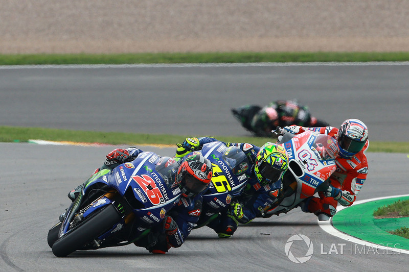 Podium terlalu sulit dijangkau