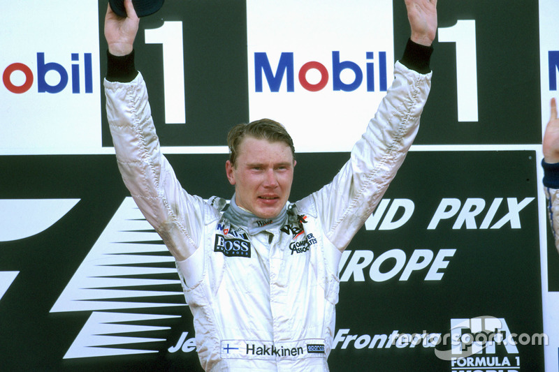 Podium: Race winner, Mika Hakkinen, McLaren Mercedes