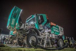 #500 Team De Rooy, IVECO: Gerard De Rooy, Moi Torrallardona, Darek Rodewald at the bivouac