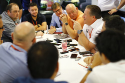 Виконавчий директор McLaren Technology Group Зак Браун