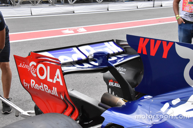 Scuderia Toro Rosso STR12, ala posteriore