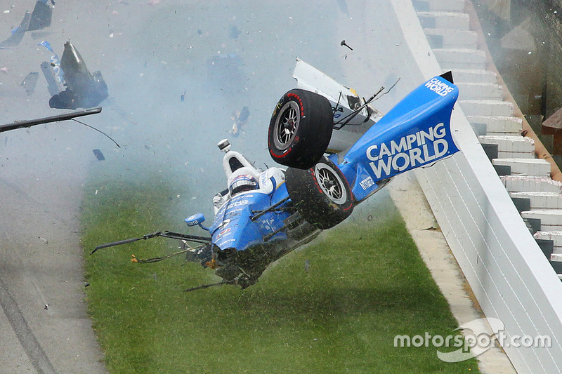 Crash: Scott Dixon, Chip Ganassi Racing, Honda