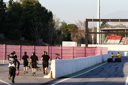 Серхіо Перес, Sahara Force India F1 VJM10, заїжджає на піт-лейн