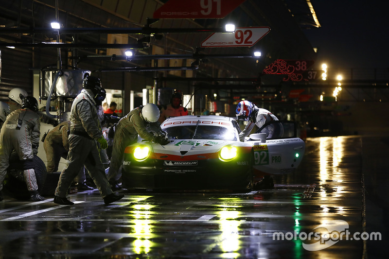 #92 Porsche Team Porsche 911 RSR: Мікаель Крістенсен, Кевін Естр