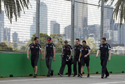 Макс Ферстаппен, Scuderia Toro Rosso изучает трассу с командой