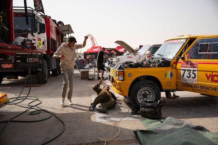 #735 Team DB-Vio Range-Rover: Gabriel Valentin, Brice Laborie-Brondino