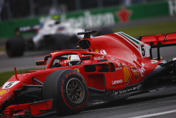 Sebastian Vettel, Ferrari SF71H, leads Sergey Sirotkin, Williams FW41