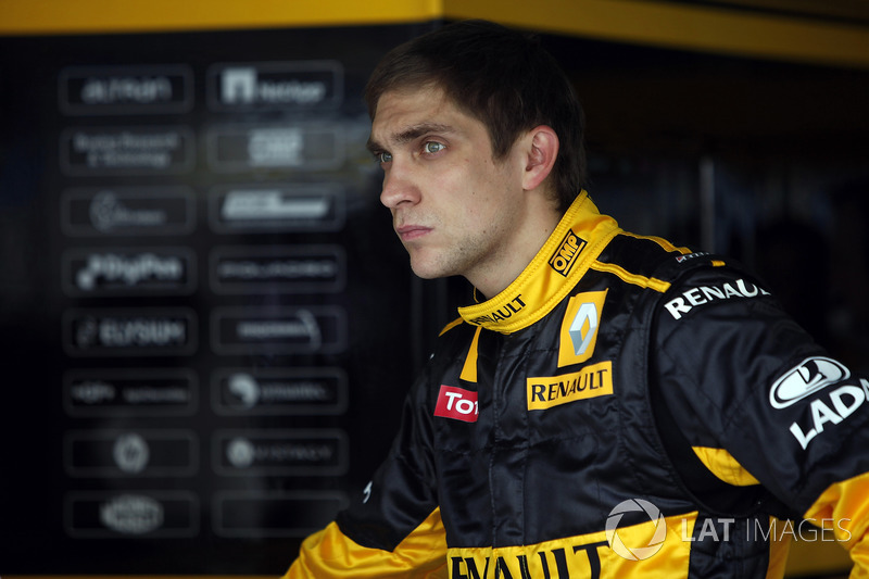 Vitaly Petrov, Renault F1 Team