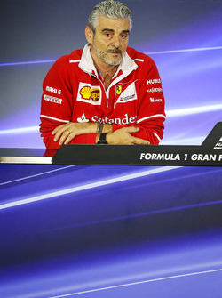 Maurizio Arrivabene, Ferrari Takım patronu, basın toplantısında