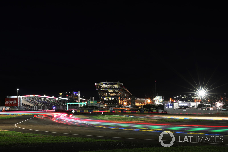 Le Mans de noche