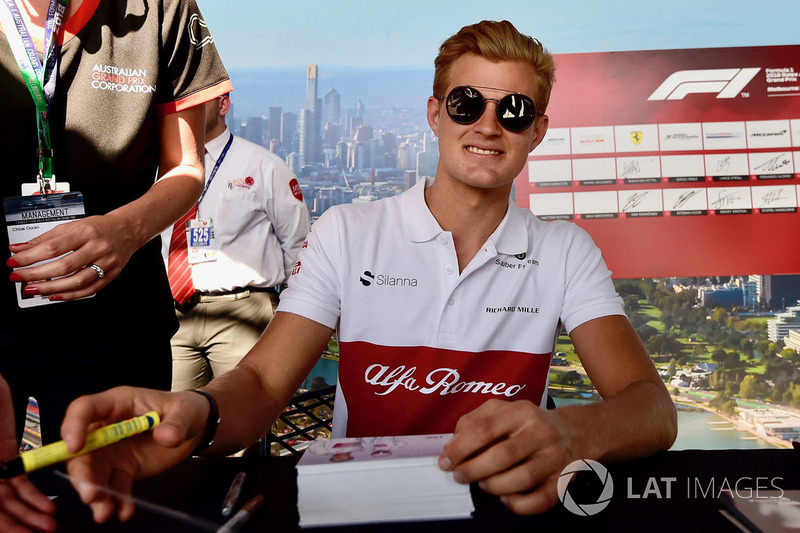 Marcus Ericsson, Sauber imza seansında