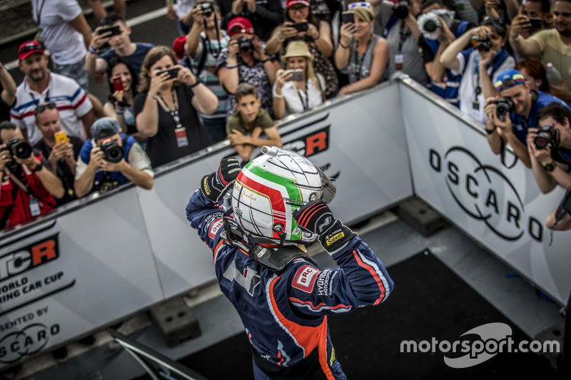 Race winner Gabriele Tarquini, BRC Racing Team Hyundai i30 N TCR