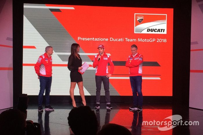 Davide Tardozzi, Team Manager Ducati y Paolo Ciabatti, Director Deportivo Ducati e Michele Pirro, probador Ducati