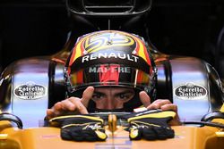 Carlos Sainz Jr., Renault Sport F1 Team RS17