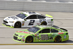 Dale Earnhardt Jr., Hendrick Motorsports Chevrolet, Brad Keselowski, Team Penske Ford