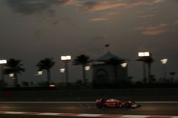 Sebastian Vettel, Ferrari SF16-H sacando chispas