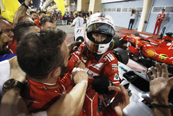 Le vainqueur Sebastian Vettel, Ferrari SF70H