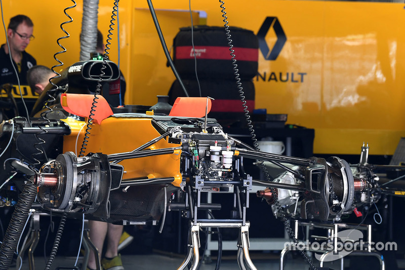 Renault Sport F1 Team RS17 front suspension detail