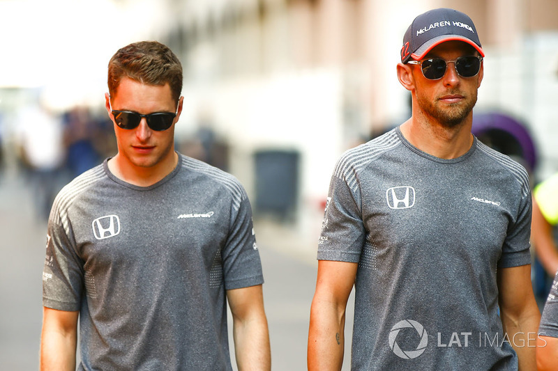 Stoffel Vandoorne, McLaren; Jenson Button, McLaren