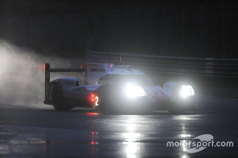 #2 Porsche Team Porsche 919 Hybrid: Тімо Бернхард, Ерл Бамбер, Брендон Хартлі