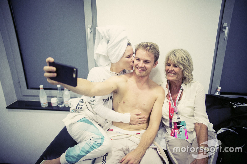 Nico Rosberg, Mercedes AMG F1, 2016 World Championship Victory Behind-the-Scenes