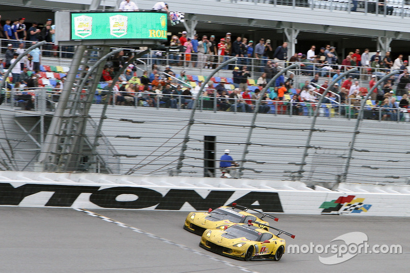 #4 Corvette Racing Chevrolet Corvette C7.R: Oliver Gavin, Tommy Milner, Marcel Fässler, #3 Corvette 