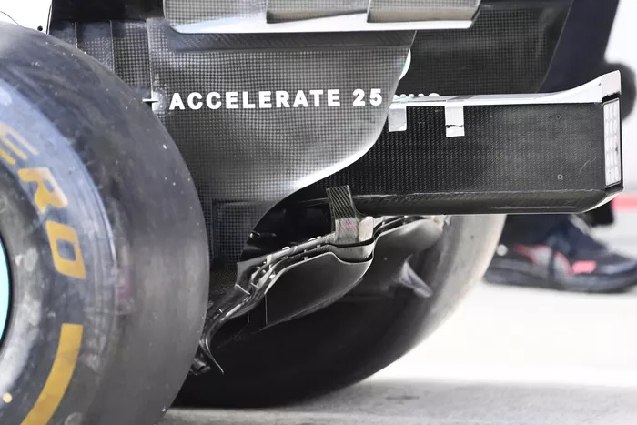 Detalle del difusor del Mercedes W12
