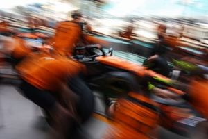 McLaren pit stop practice