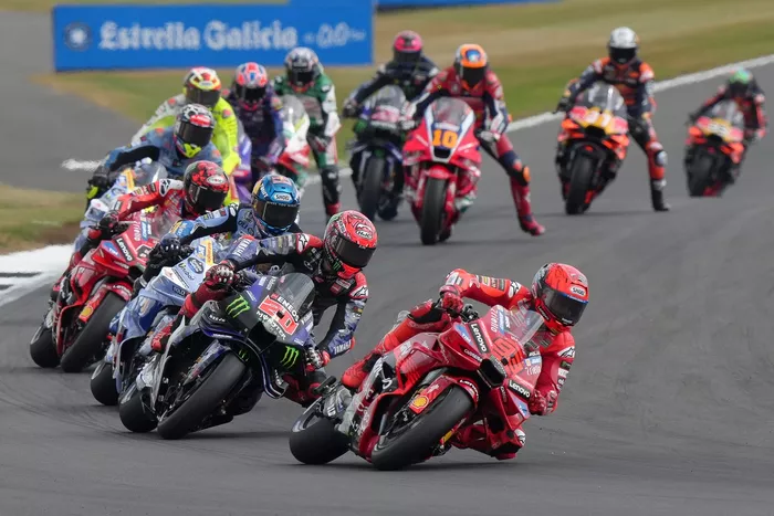 Marc Marquez, Ducati Team, Fabio Quartararo, Yamaha Factory Racing