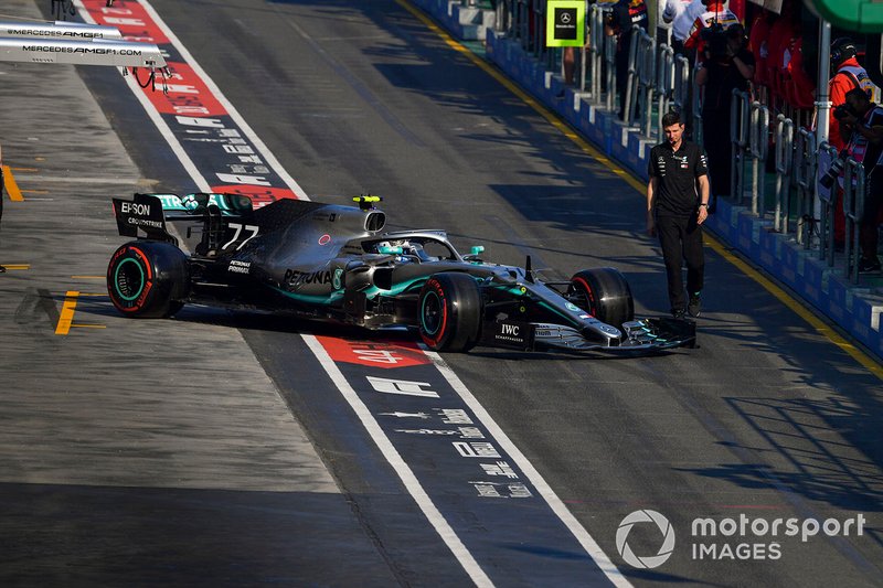 Valtteri Bottas, Mercedes AMG W10, esce dal box