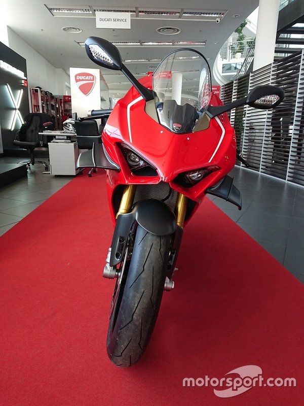 Мотоцикл Ducati Panigale V4 R