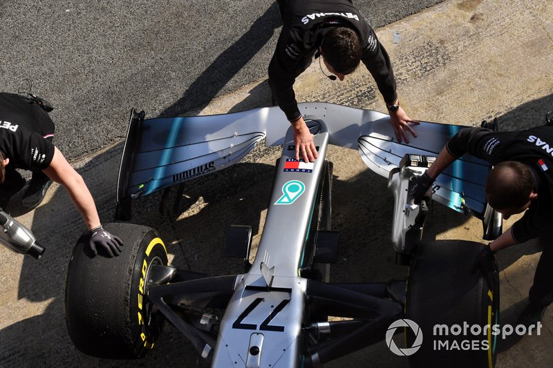 Mercedes-AMG F1 W10 EQ Power+ nose and front wing