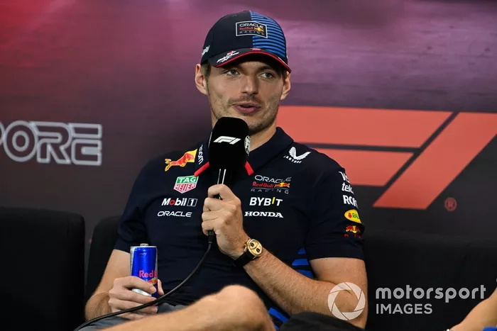 Max Verstappen, Red Bull Racing en la rueda de prensa