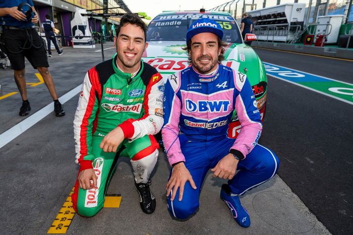 Fernando Alonso, Alpine F1 Team, Thomas Randle, Tickford Racing, Ford Mustang GT